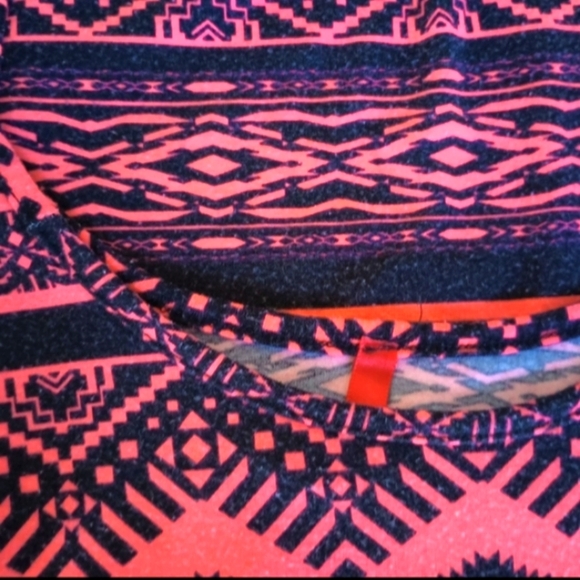 4/$20 Aztec Pattern Shirt - Picture 4 of 4